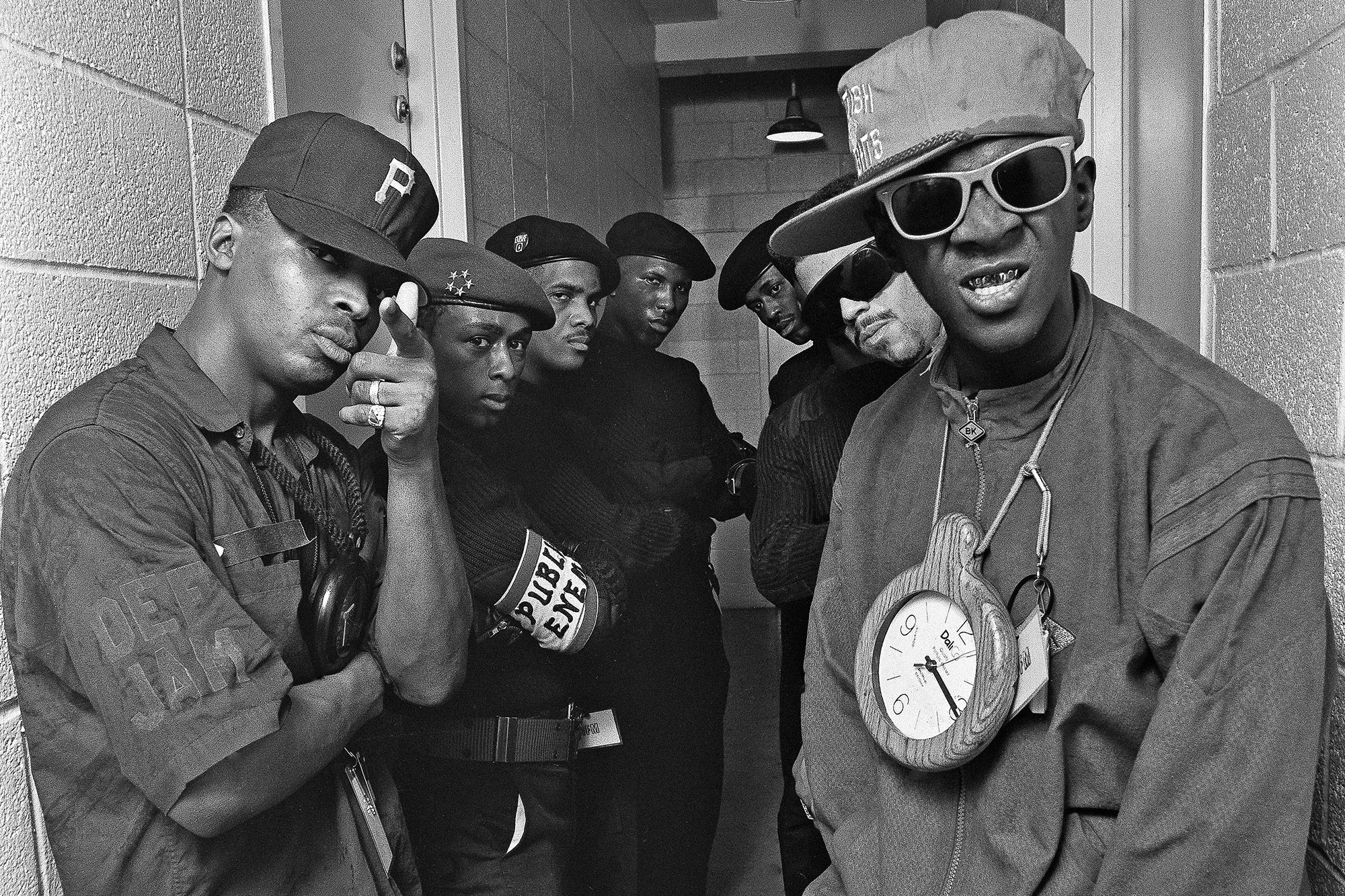 Негритянский рэп. Группа public Enemy. Рэп группа паблик энеми. Public Enemy 1988. Public Enemy фото.